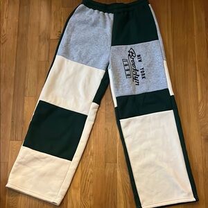 Colorblock Sweatpants with New York Graphic